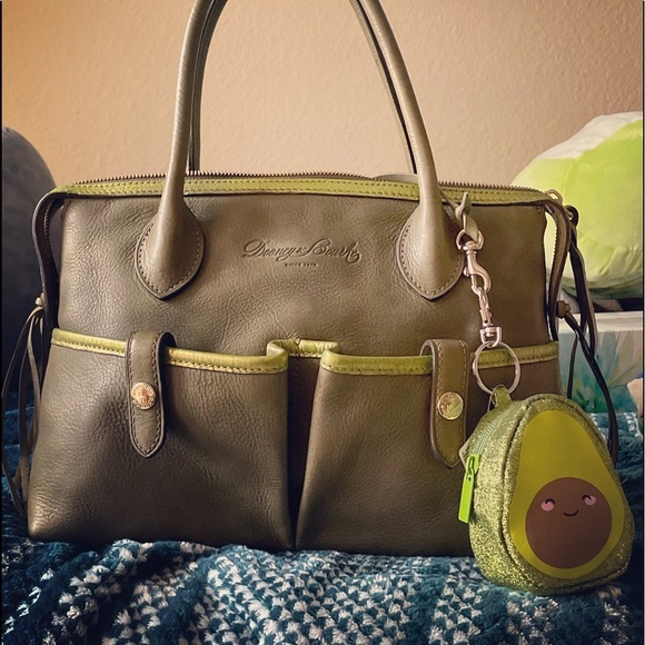 🤩 Claire’s Glitter Avacado Keychain Pouch 🥑✨ - Picture 2 of 7